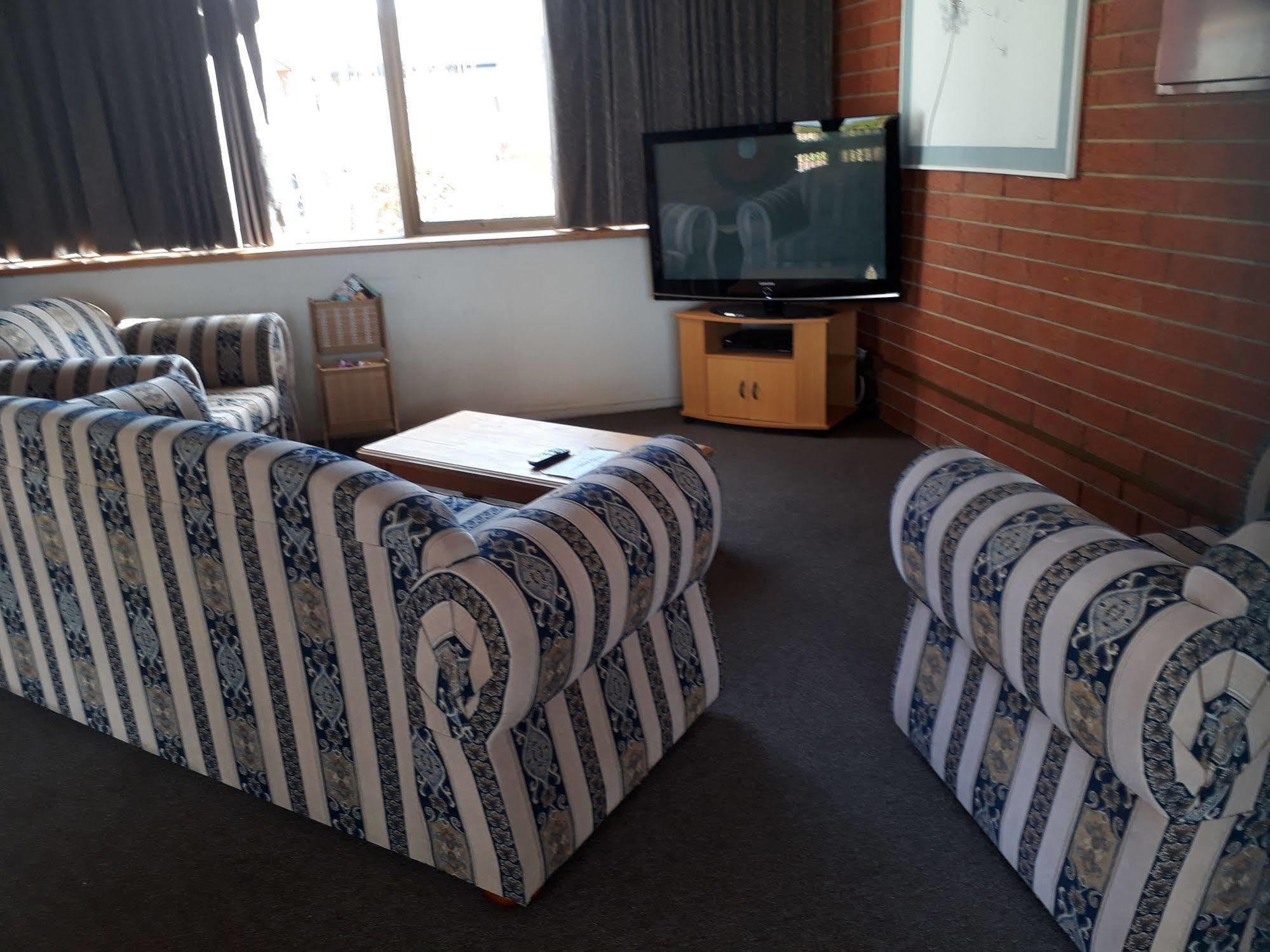 Moe Motor Inn - Contactless 24 Hour Checkinn Available エクステリア 写真
