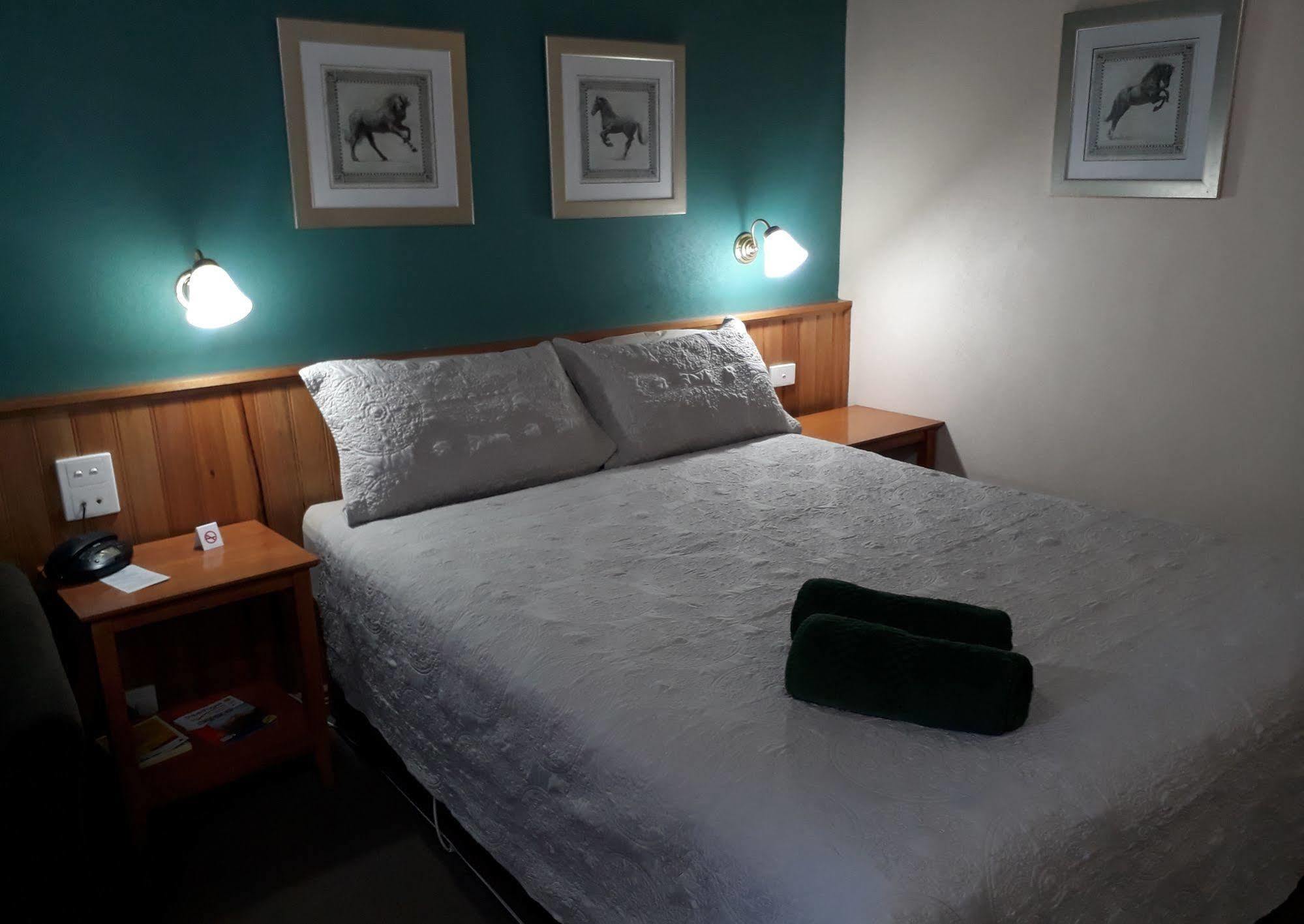 Moe Motor Inn - Contactless 24 Hour Checkinn Available エクステリア 写真