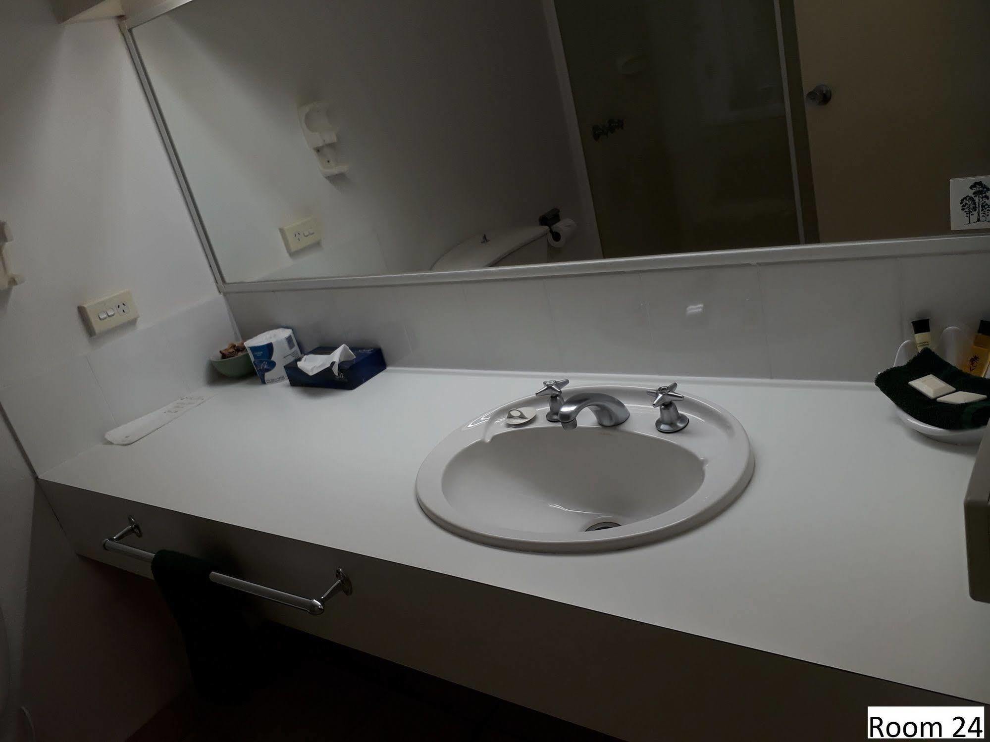 Moe Motor Inn - Contactless 24 Hour Checkinn Available エクステリア 写真
