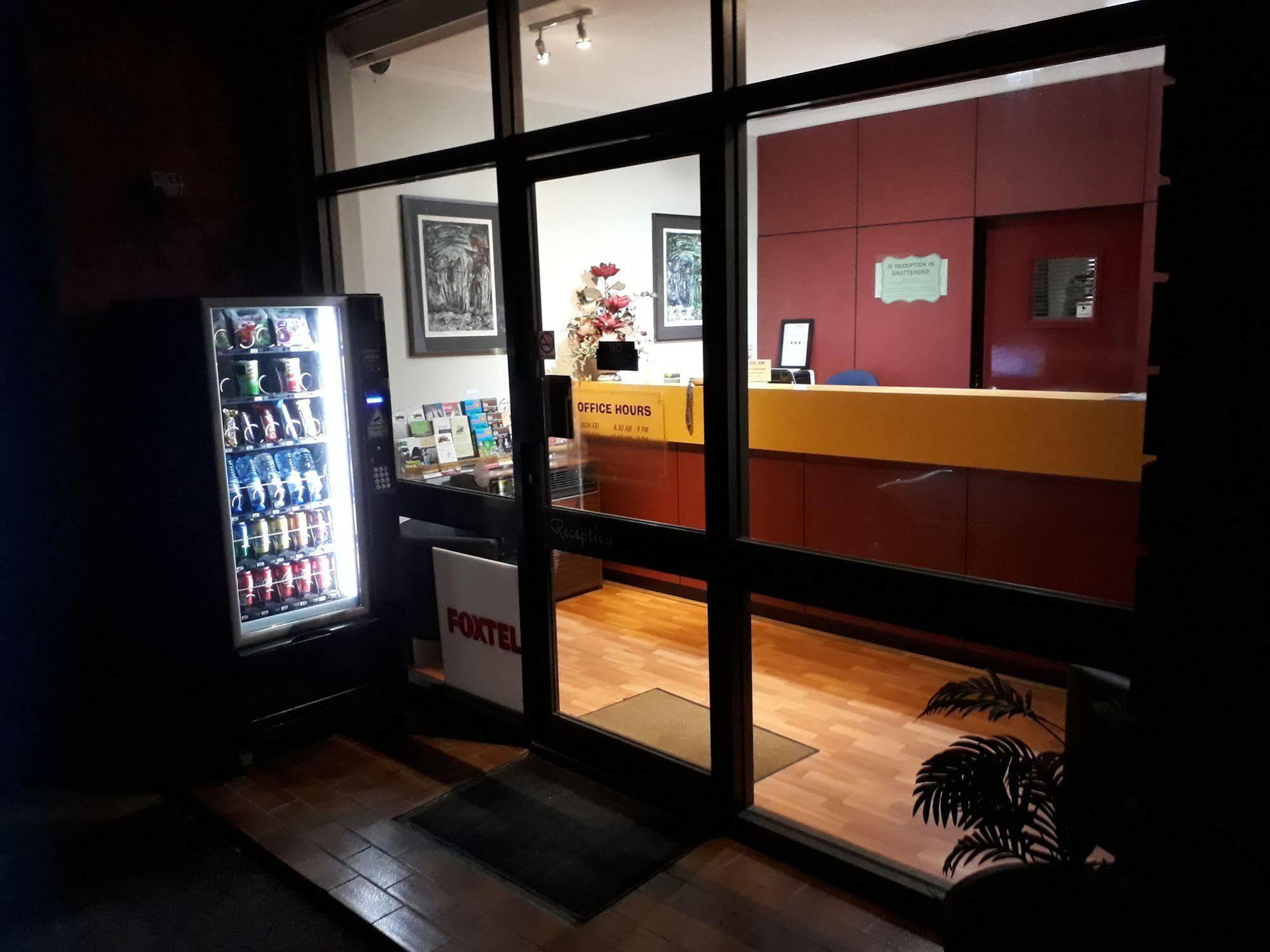 Moe Motor Inn - Contactless 24 Hour Checkinn Available エクステリア 写真